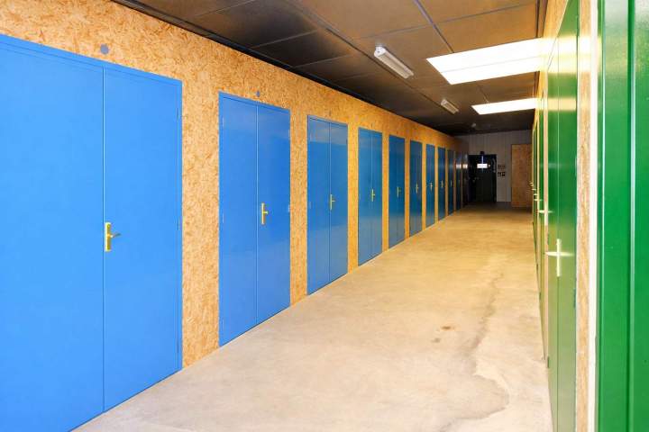 Découvrez nos box de self-stockage à Dinan et Fougères, ouverts chaque jour !